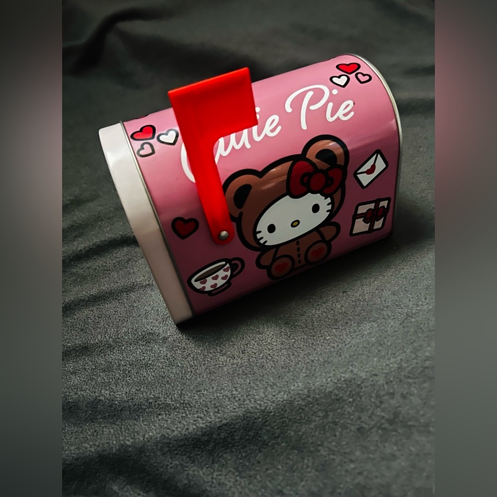 Limited Edition Hello Kitty cutie pie tin mailbox.